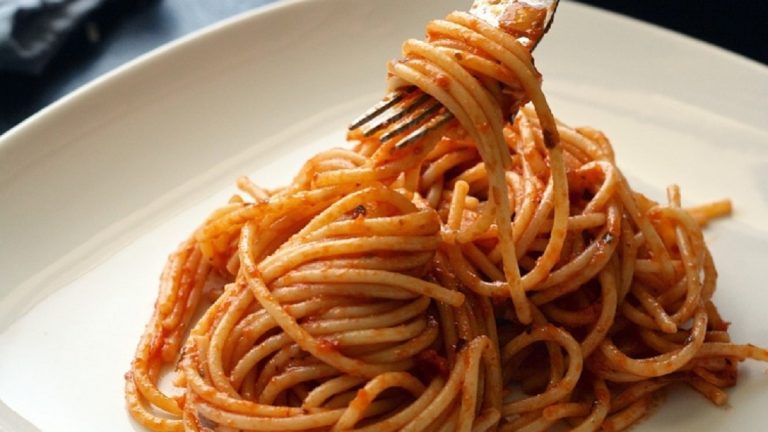 Mangiare pasta stimola emozioni positive, ecco lo studio che lo dimostra Mangiare pasta stimola emozioni positive, ecco lo studio che lo dimostra