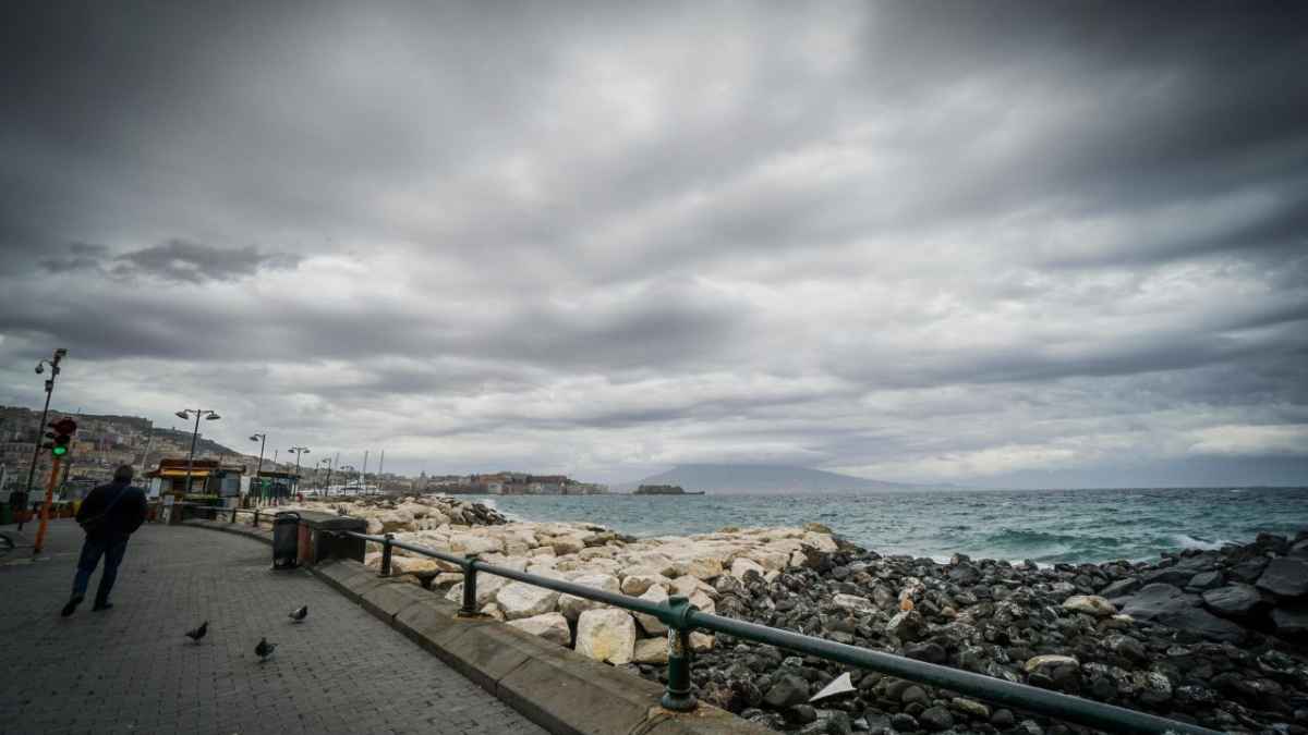 METEO NAPOLI - Crescente NUVOLOSITA' e TEMPERATURE in CALO, ecco le previsioni