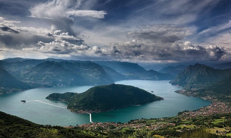 Rischio tsunami sul Lago d’Iseo? Ecco la verità e cosa sta succedendo in Lombardia Rischio tsunami sul Lago d’Iseo? Ecco la verità e cosa sta succedendo in Lombardia