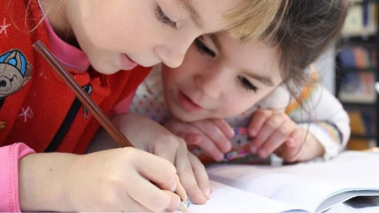 Emergenza Covid, dal 7 aprile si torna a scuola ma in Campania molti sindaci si oppongono