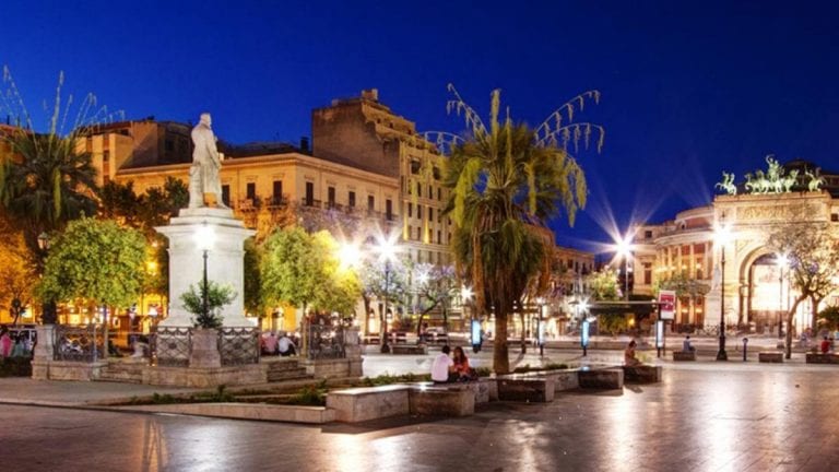 Coronavirus, Palermo in lockdown: ecco fino a quando e cosa non si può fare nel capoluogo della Sicilia Coronavirus, Palermo in lockdown: ecco fino a quando e cosa non si può fare nel capoluogo della Sicilia