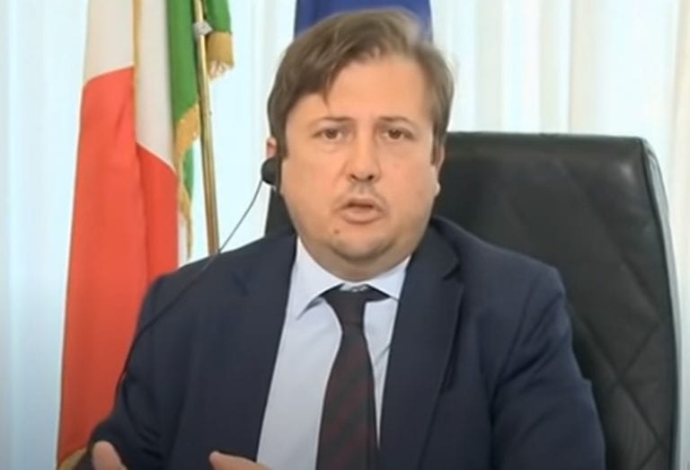 Coronavirus, Sileri annuncia: “Tra il 20 aprile ed il 15 maggio è verosimile che…” Coronavirus, Sileri annuncia: “Tra il 20 aprile ed il 15 maggio è verosimile che…”