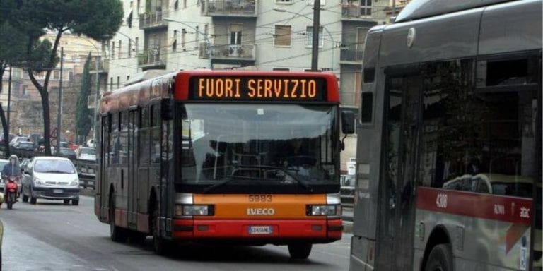 Sciopero trasporti 23 aprile 2021: ecco dove in Italia e perché | Orari stop metro, bus, treni e tram | Meteo