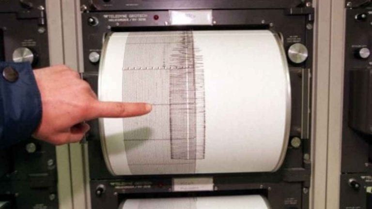 Sciame sismico in atto al sud Italia: circa 20 scosse di terremoto registrate ed avvertite nel messinese. Dati INGV