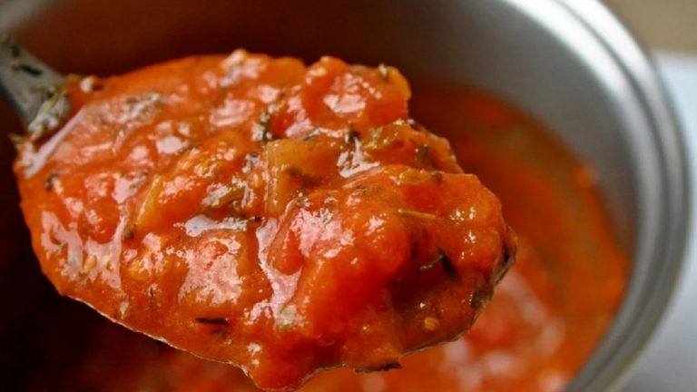 Allerta Alimentare, sequestrate tonnellate di passata di pomodoro di notissima marca per frode in commercio alimentare