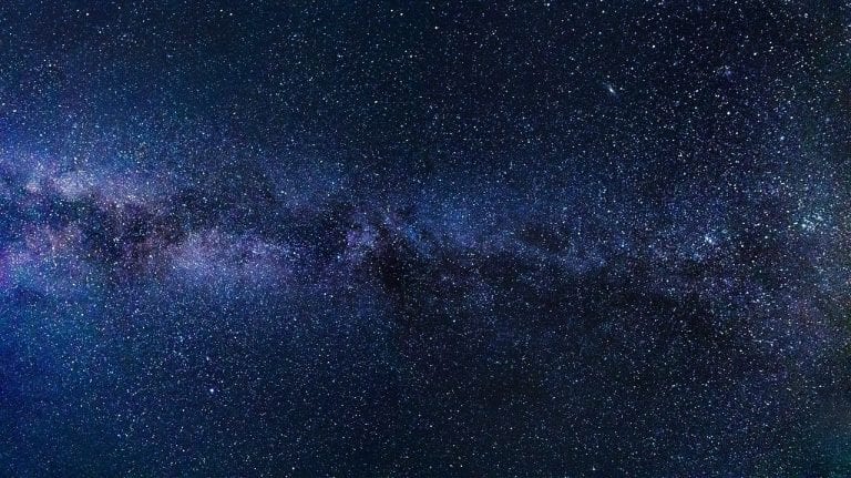Stasera alle 21:05 spettacolare passaggio visibile in Italia: ecco come vederlo Stasera alle 21:05 spettacolare passaggio visibile in Italia: ecco come vederlo