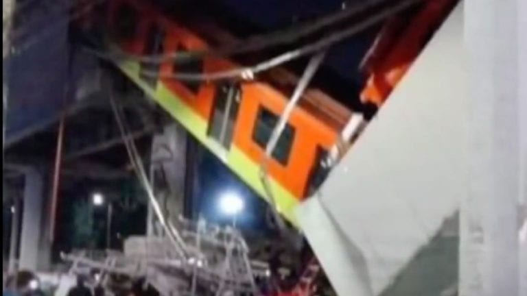 Crolla il ponte e la metropolitana si schianta nel vuoto: 20 morti e 70 feriti, cosa è successo in Messico (VIDEO) Crolla il ponte e la metropolitana si schianta nel vuoto: 20 morti e 70 feriti, cosa è successo in Messico (VIDEO)