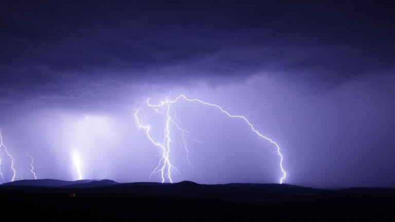 METEO – TEMPORALI e NUBIFRAGI in atto in ITALIA, ecco le previsioni per le PROSSIME ORE
