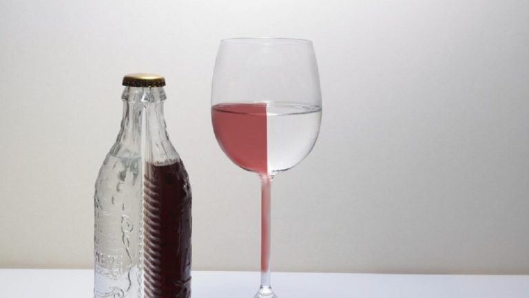 Allerta Alimentare, l’Ue autorizza la produzione di vino miscelato ad acqua: l’allarme della Coldiretti