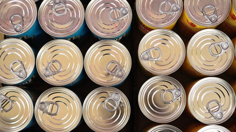 Attenzione a bere direttamente dalla lattina: ecco cosa si rischia secondo un nuovo studio scientifico Attenzione a bere direttamente dalla lattina: ecco cosa si rischia secondo un nuovo studio scientifico