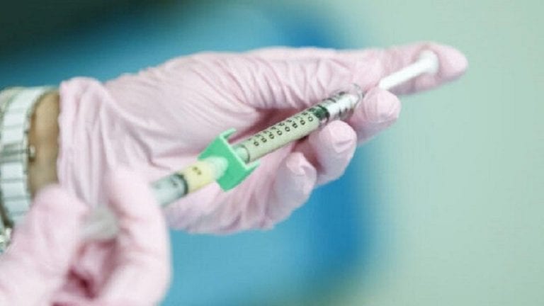 Variante indiana, il vaccino Pfizer è meno efficace: ecco i risultati dello studio pubblicato sul Lancet Variante indiana, il vaccino Pfizer è meno efficace: ecco i risultati dello studio pubblicato sul Lancet