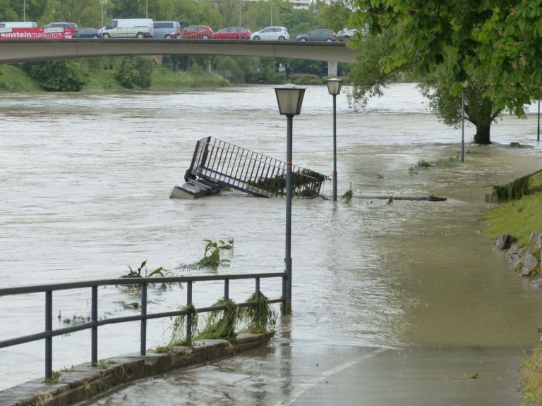 METEO – Intenso MALTEMPO al nord Italia: forte TEMPORALE colpisce il milanese e causa ALLAGAMENTI. Prossime ore ancora a rischio