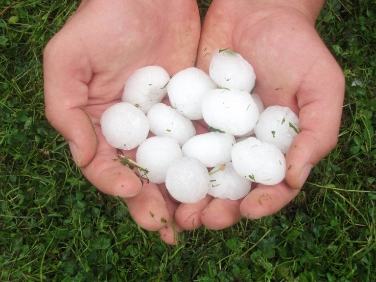 METEO – Forte MALTEMPO in Veneto: violenta GRANDINATA ha colpito Asolo, ci sono DANNI