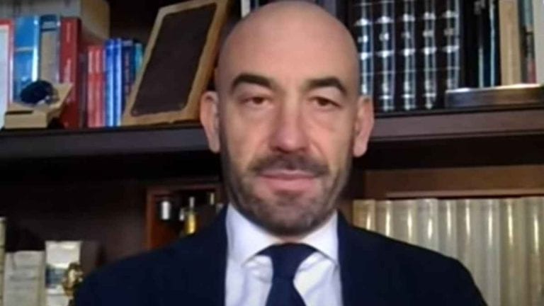Terza dose, Bassetti: “Chi non risponde alle prime due dosi potrebbe non rispondere anche alla terza..” Terza dose, Bassetti: “Chi non risponde alle prime due dosi potrebbe non rispondere anche alla terza..”