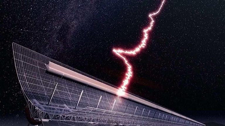 Misteriosi lampi radio veloci sono stati intercettati in Cina: ecco di cosa potrebbe trattarsi Misteriosi lampi radio veloci sono stati intercettati in Cina: ecco di cosa potrebbe trattarsi