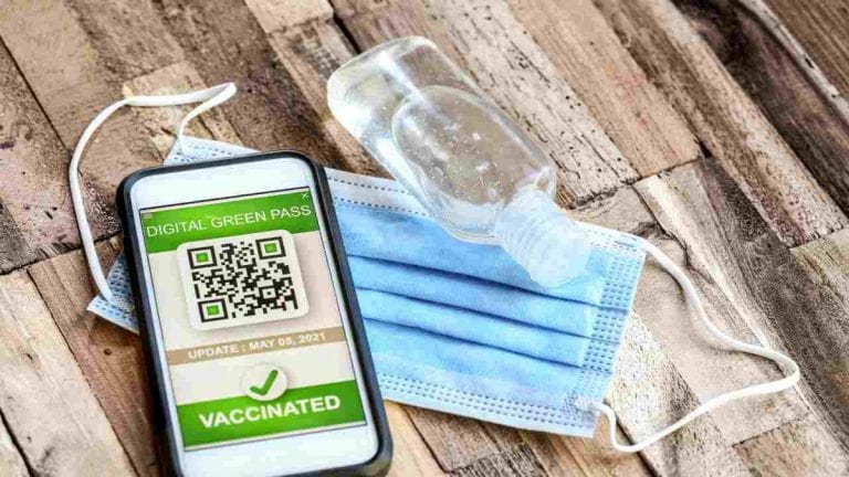 Coronavirus, il Green Pass arriva anche via sms: ecco come si ottiene per spostarsi in Italia ed Europa