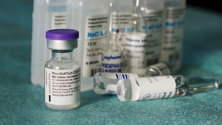 Stanno per arrivare i vaccini senza puntura: ecco come funzioneranno Stanno per arrivare i vaccini senza puntura: ecco come funzioneranno