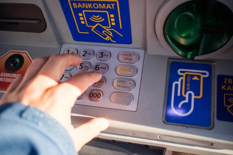 I rischi legati agli pseudo-sportelli bancomat Atm: “Attenti al denaro riciclato…” I rischi legati agli pseudo-sportelli bancomat Atm: “Attenti al denaro riciclato…”