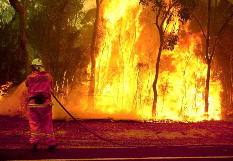 METEO – EMERGENZA INCENDI in USA, CALDO RECORD a Las Vegas; nella Death Valley fino a +54°C