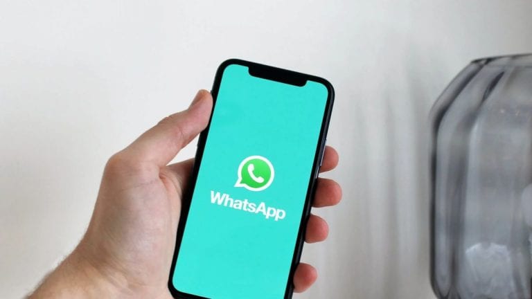 WhatsApp, ecco il metodo per inviare messaggi “invisibili” a chi vogliamo