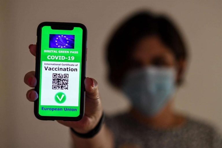 WhatsApp, attenzione alla truffa del Green Pass: come evitarla