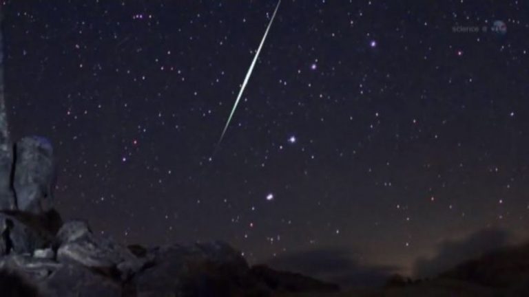 Lo sciame meteorico delle Perseidi toccherà il picco nei prossimi giorni: ecco quando potremo ammirarle Lo sciame meteorico delle Perseidi toccherà il picco nei prossimi giorni: ecco quando potremo ammirarle