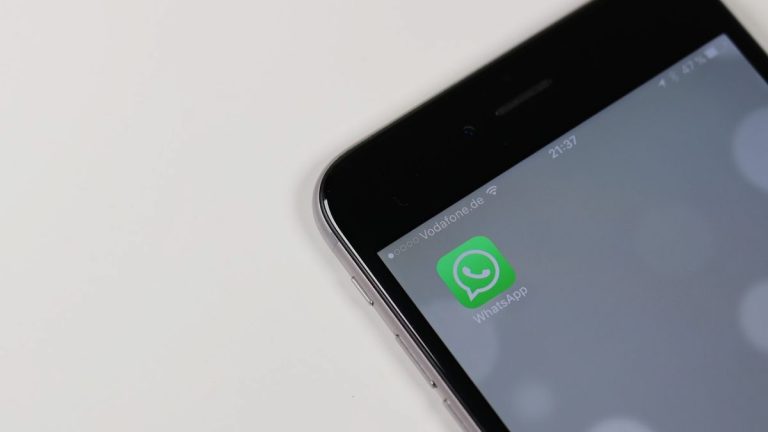 WhatsApp, Instagram e Facebook offline: app in down, cosa sta succedendo WhatsApp, Instagram e Facebook offline: app in down, cosa sta succedendo
