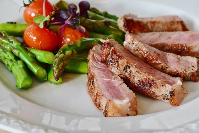 Ecco cosa mangiare per rinforzare il sistema immunitario e prevenire le malattie Ecco cosa mangiare per rinforzare il sistema immunitario e prevenire le malattie
