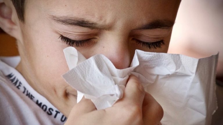 Sintomi Covid nei vaccinati, ecco come si manifesta la variante Delta Sintomi Covid nei vaccinati, ecco come si manifesta la variante Delta