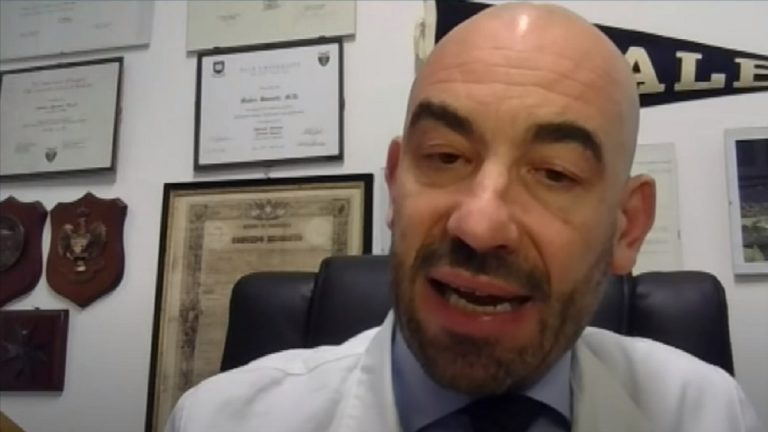 Covid, l’annuncio di Bassetti sulla fine della pandemia: ‘Ci vorranno almeno due anni’ Covid, l’annuncio di Bassetti sulla fine della pandemia: ‘Ci vorranno almeno due anni’