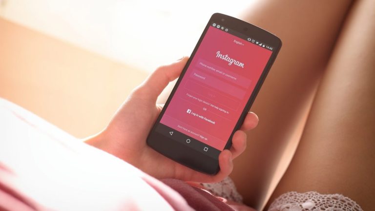 Instagram, chi ha salvato le nostre foto? Ecco come fare per saperlo