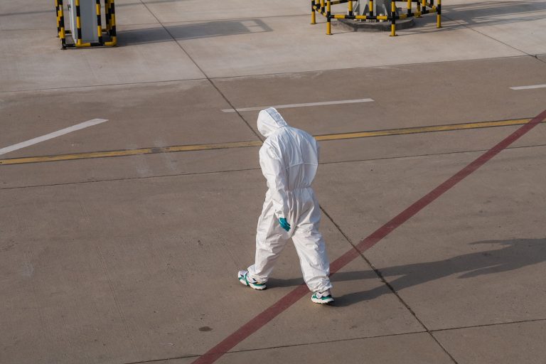 Coronavirus, scoppia un focolaio nel sud Italia: numerosi contagiati tra operatori e infermieri. Ecco cosa sta succedendo Coronavirus, scoppia un focolaio nel sud Italia: numerosi contagiati tra operatori e infermieri. Ecco cosa sta succedendo