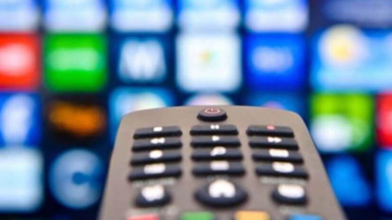 Al via lo switch dal digitale terrestre al segnale DVB-T2: canali tv Rai oscurati, ecco da quando Al via lo switch dal digitale terrestre al segnale DVB-T2: canali tv Rai oscurati, ecco da quando