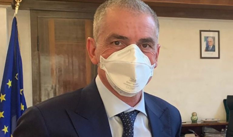 Coronavirus, aumenta la capienza di teatri e cinema e riaprono le discoteche? L’annuncio del sottosegretario Costa Coronavirus, aumenta la capienza di teatri e cinema e riaprono le discoteche? L’annuncio del sottosegretario Costa