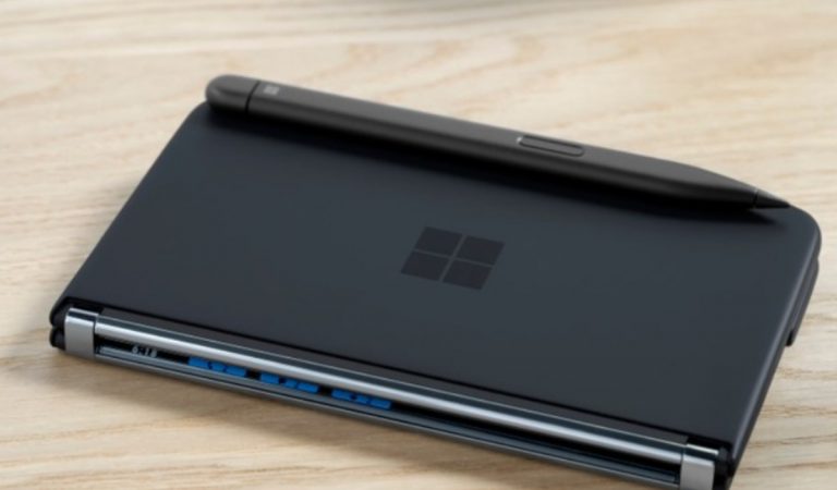 Surface Duo 2, Microsoft lancia il suo nuovo smartphone pieghevole: caratteristiche, data uscita, prezzo