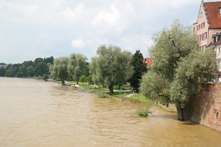 METEO – Violenti PIOGGE e NUBIFRAGI provocano una FRANA a Città del Messico, ci sono 4 morti e DANNI