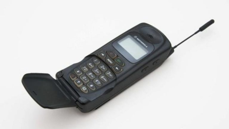 Questi vecchi cellulari possono valere anche più di 2000 euro, ecco di quali dispositivi si tratta