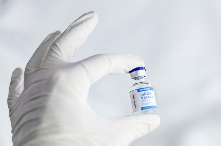 Coronavirus, le Asl inviano una lettera con prenotazione agli over 60 non vaccinati: ecco dove sta succedendo Coronavirus, le Asl inviano una lettera con prenotazione agli over 60 non vaccinati: ecco dove sta succedendo
