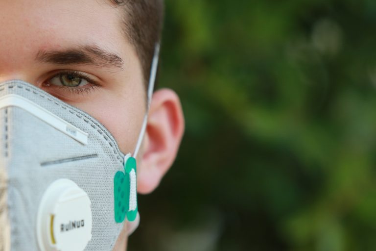 Coronavirus, i 7 sintomi che indicano la presenza del virus: ecco quando fare il tampone Coronavirus, i 7 sintomi che indicano la presenza del virus: ecco quando fare il tampone