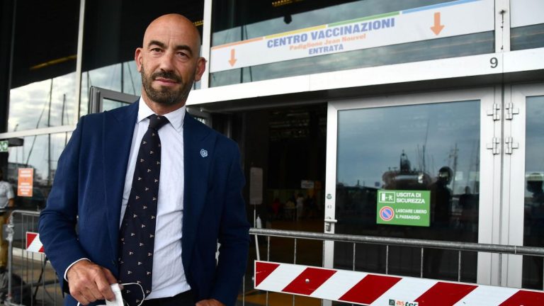 Coronavirus, Bassetti: ‘Bambini vaccinati per Natale’, le parole del virologo Coronavirus, Bassetti: ‘Bambini vaccinati per Natale’, le parole del virologo