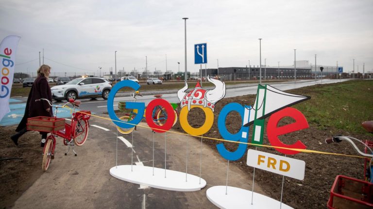 Google, in arrivo un nuovo obbligo per rafforzare la sicurezza degli utenti: tutti i dettagli Google, in arrivo un nuovo obbligo per rafforzare la sicurezza degli utenti: tutti i dettagli