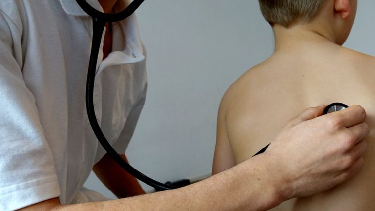 Dopo il Covid i medici temono un’epidemia di bronchiolite per i bambini, l’allerta arriva dalla Francia Dopo il Covid i medici temono un’epidemia di bronchiolite per i bambini, l’allerta arriva dalla Francia