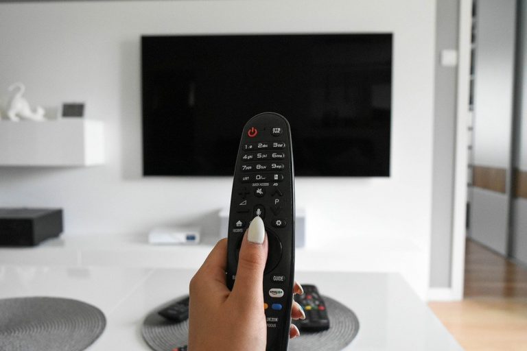 Switch-off del digitale terrestre, si parte il 20 ottobre: tutto ciò che c’è da sapere Switch-off del digitale terrestre, si parte il 20 ottobre: tutto ciò che c’è da sapere