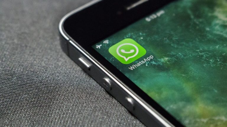 WhatsApp, attenzione alla nuova truffa da 500 euro: conti prosciugati e utenti in allarme. Come funziona WhatsApp, attenzione alla nuova truffa da 500 euro: conti prosciugati e utenti in allarme. Come funziona