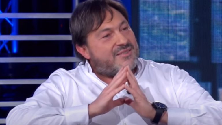 Report smaschera il grave errore dell’AIFA sulla dose del vaccino Moderna Report smaschera il grave errore dell’AIFA sulla dose del vaccino Moderna