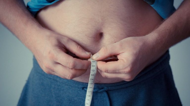 Scoperto il meccanismo che attiva il grasso brucia-calorie: le grandi prospettive future per gli obesi Scoperto il meccanismo che attiva il grasso brucia-calorie: le grandi prospettive future per gli obesi
