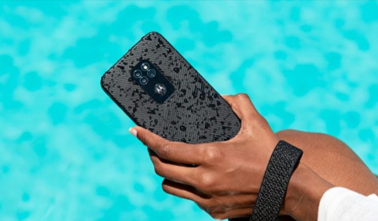 Motorola Defy, lo smartphone indistruttibile sbarca in Italia: caratteristiche e prezzo