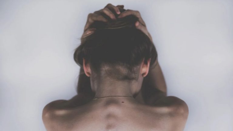 Questi comunissimi sintomi potrebbero essere segnali d’allarme per pericolose patologie Questi comunissimi sintomi potrebbero essere segnali d’allarme per pericolose patologie