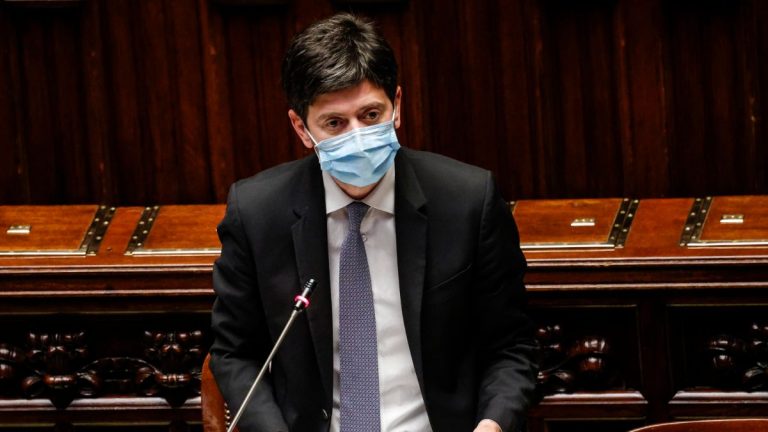 Coronavirus, ecco quali Regioni rischiano la zona gialla e arancione nelle festività Coronavirus, ecco quali Regioni rischiano la zona gialla e arancione nelle festività