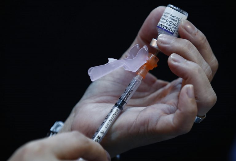 Coronavirus, obbligo di vaccino per questa categoria? Prevista per oggi la decisione del Governo Coronavirus, obbligo di vaccino per questa categoria? Prevista per oggi la decisione del Governo